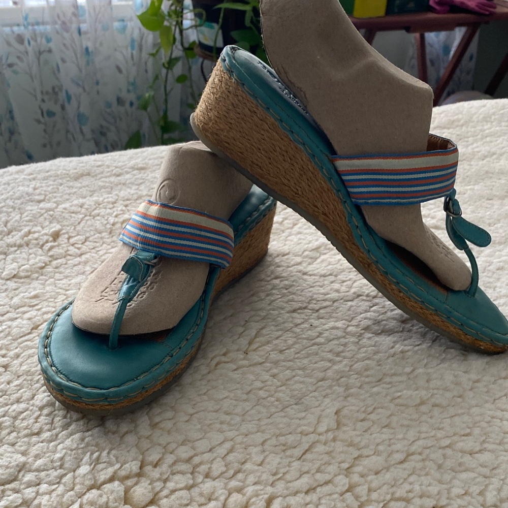 Born Drilles Elegant Teal and Beige Leather Wedge Sandals Espadrilles 11